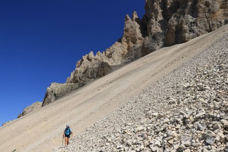 Longue traversée sous la Crête des Bergers.