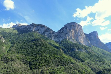 de droite à gauche, Petit - Grand Brechon - Tête de la Tune - Gicon