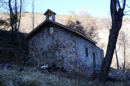 Ce que je n’avais pas vu à Vaux, une joile petite chapelle en restauration.