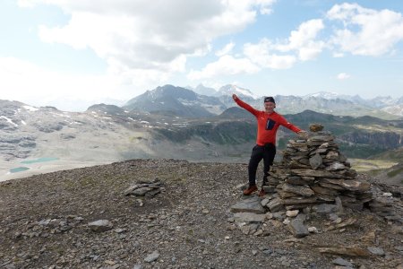 Au sommet de la pointe Sud de Bézin (3061m)