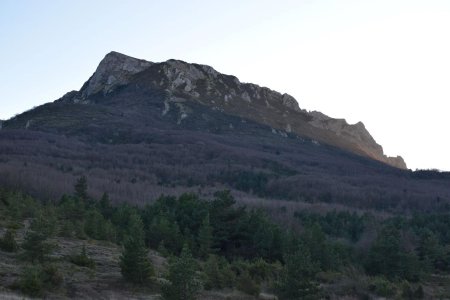 Le versant nord du Bugarach depuis le Col du Linas.