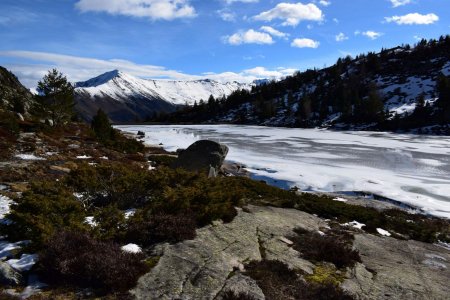 L’Etang d’Escalès, sur fond de Pique d’Endron.