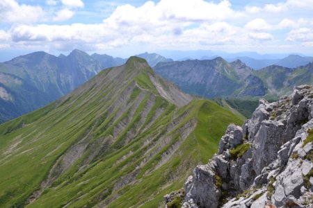 La Pointe de Chaurionde depuis le sommet