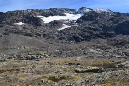 L’arrivée sur le Plateau des Petites Rousses. Ambiance plus minérale.