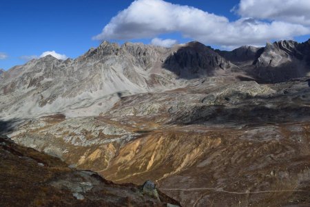 En redescendant vers le Col de Mary. Au fond, les Pointes de Mary.