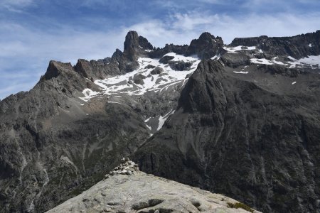 de gauche à droite : Rochers Rouges, Pic Bourcet, Tête de Charrière, Tête Nord de la Somme