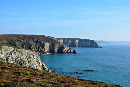 Landes, falaises, mer d’Iroise