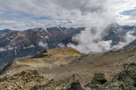 La croupe herbeuse et le pierrier à remonter