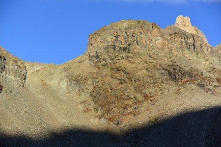 Vue sur le Colle di Valcornera (3075m) qui est juste derrière le refuge.