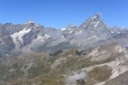 Il nous domine encore largement le Cervin (4478m).