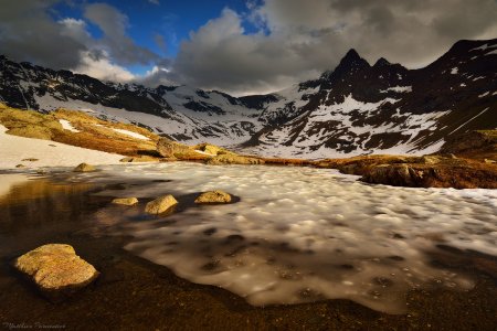 Un autre des petits lacs situés devant le refuge