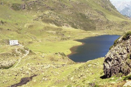 Le refuge et le lac Gentau