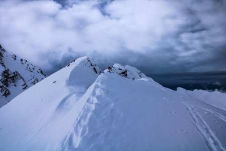 La suite de la crête en direction de la Pointe de Pierre Fendue (3037m) !