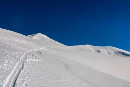 En direction du Crêt Lognan