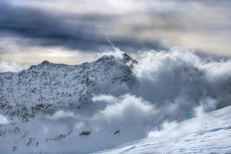 L’Aiguille d’Argentière (3237m) avec de beaux nuages