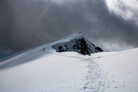 Les nuages arrivent dans la descente