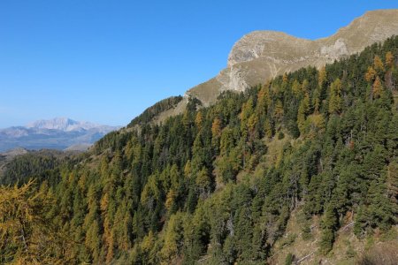 L’Arche, et le Pic de Bure au fond.