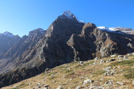 Impressionnant point de vue sur le Pic du Mourre la Mine.