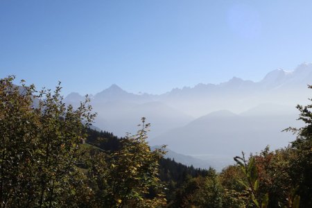 Aiguilles de Chamonix et la brume du matin