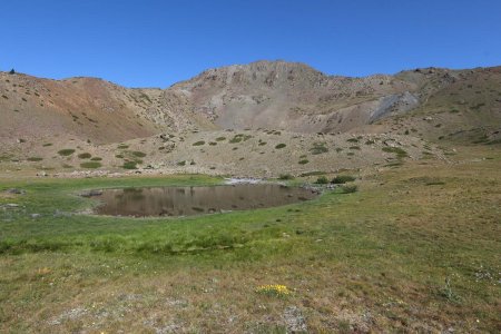 Le lac sans nom avec le Chenaillet.