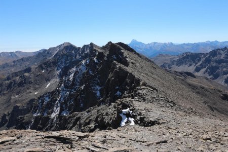 La Punta Clapiera Sud se confond avec la Cima del Pelvo.