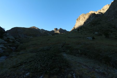 Montée dans le vallon de Clausis.