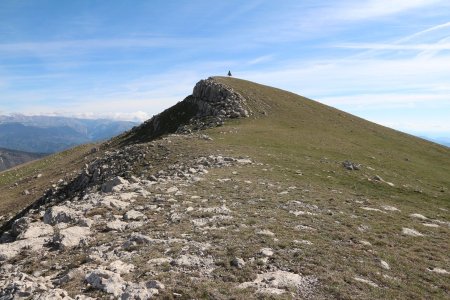 Le Sommet de la Bernarde, dans le rétro à l’entame de la traversée des crêtes.