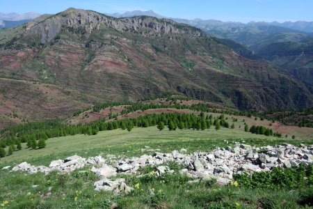 Au nord vers les barres de l’Illion 