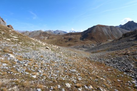 Descente sur le col de la Gipière de l’Orrenaye.