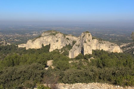 Vue du «mini-sommet» qui surplombe le Rocher des Deux Trous