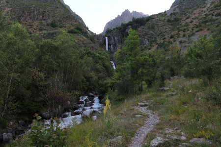 Une belle cascade dès le départ.