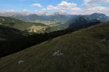 Reste du vieux balisage dans le versant nord de Toussièrette.