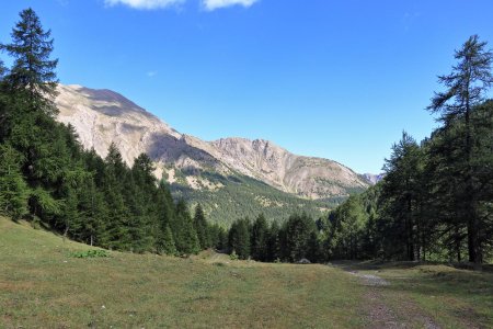 Vers la Cabane de la Rama