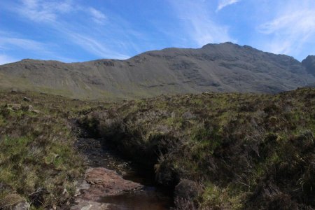 Face aux pentes nord du Bruach Na Frithe