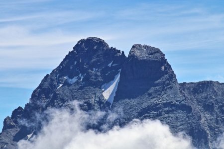 Zoom sur le Viso, peut être qu’on ne le voit pas, mais y a du monde au sommet