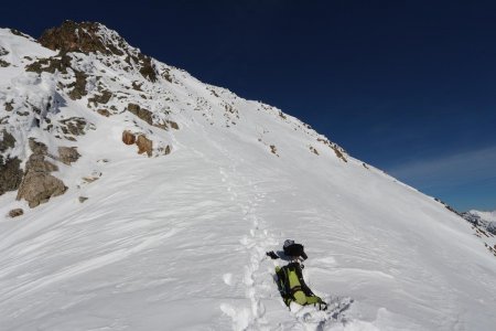 L’ultime diagonale vers le sommet. La photo ne donne pas l’impression que c’est très exposé...