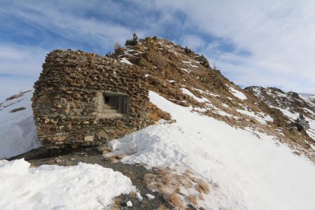 Au col de la Vallette, la crête menant au sommet coté 2421m.