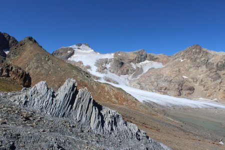 Du sommet, le Pic de l’Etendard et le Glacier de Saint Sorlin