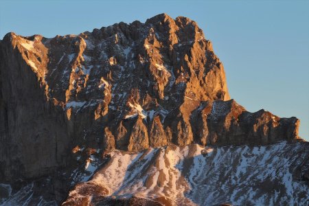 La face nord-ouest de la Tête de Vachères...