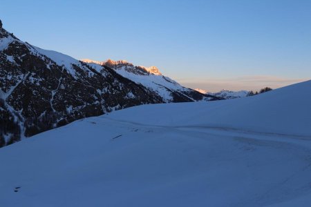 Lever de soleil sur la Roche des Clots.