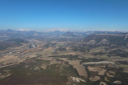 De Durnonas à Céüse en passant par la grand barrière du Dévoluy, le plateau de Bure et les Écrins.