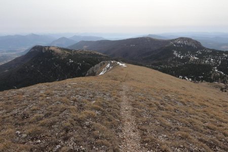 Descente en versant sud.