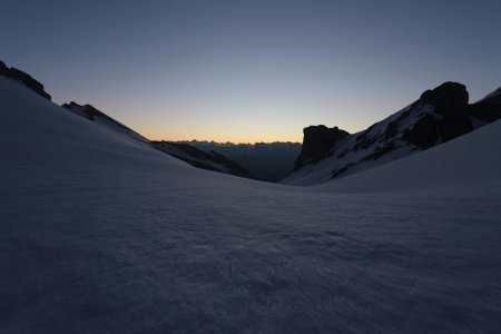 Au col de Charnier, vers les Écrins.