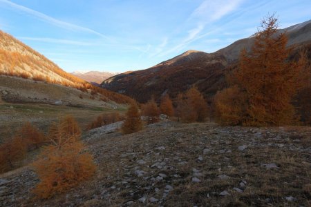 Les cabanes de Mouriès dans le rétro.