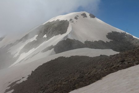 Les brumes montent sur la Pointe des Moutières.