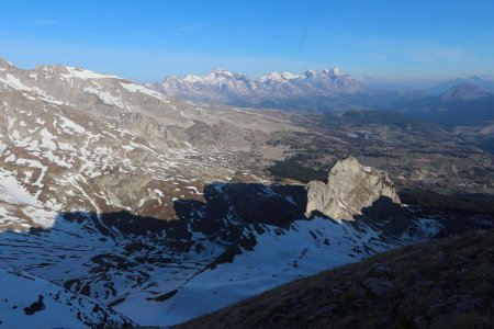 La grande barrière du Dévoluy, et la Crête d’Âne juste en bas.