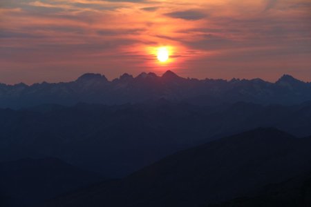 Coucher de soleil avec l’Ailefroide, le Pic Sans Nom, le Pelvoux et la Barre...