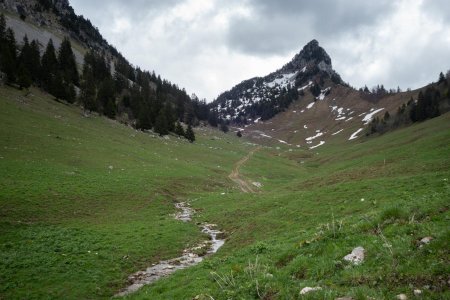 Au retour, les nuages sont montés au dessus du Lanfonnet.