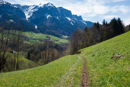 27- Le chemin qui descend vers Montmin