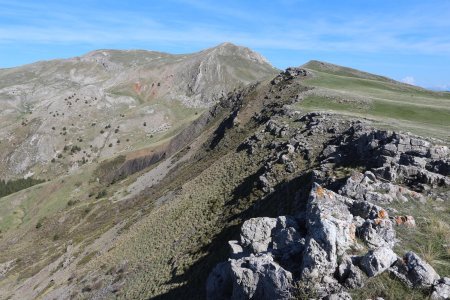 La crête du sommet de Chine avec les Monges derrière.